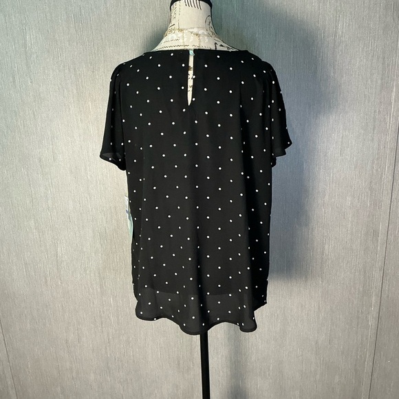 CeCe Black and White Polka Dot Short Sleeve Top Size XL - Picture 9 of 11